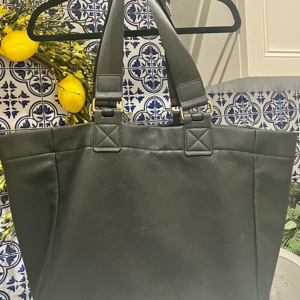 Free people tote. Excellent condition. Non smoking home. - Picture 2 of 5
